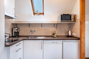 Refrigerador, horno, parrilla de estufa y lavavajillas 