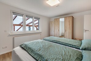 1 bedroom, free WiFi, bed sheets