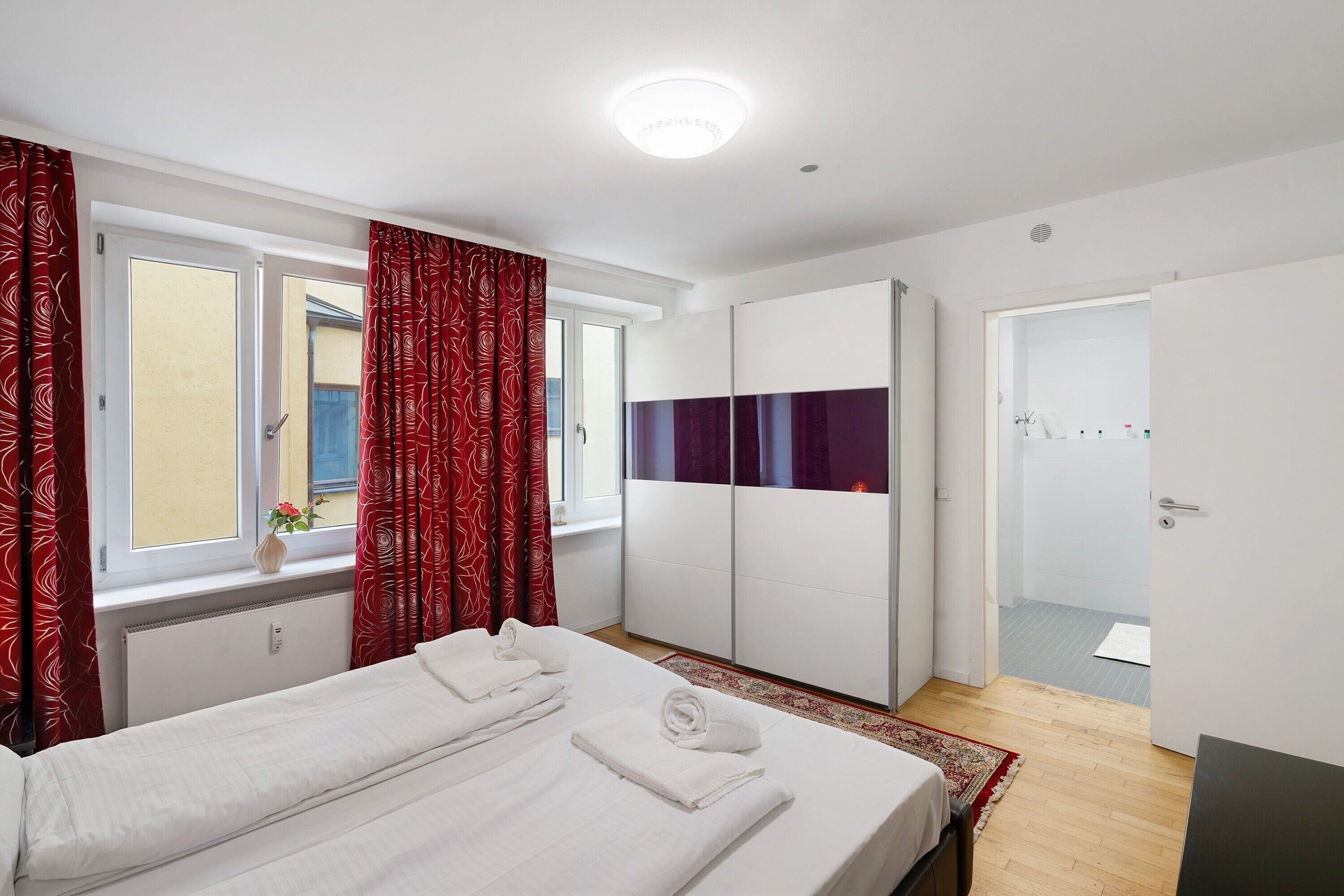 2 bedrooms, WiFi (free), bed sheets