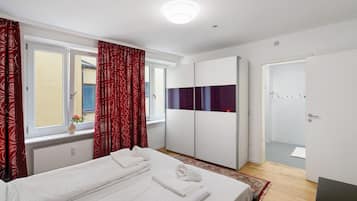 2 bedrooms, WiFi (free), bed sheets