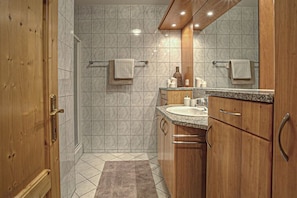 Shower, towels