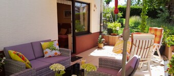 Apartment 'Sonnenblume' with Private Terrace, Private Garden and Wi-Fi