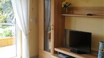 TV, lettore DVD, impianto stereo