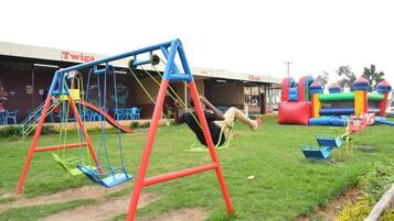 Children’s play area – outdoor