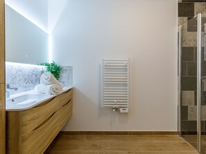 Hair dryer, towels