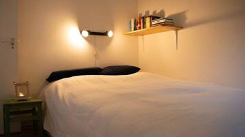 2 slaapkamers, een strijkplank/strijkijzer, internet