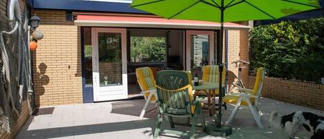 تناول الطعام بالخارج