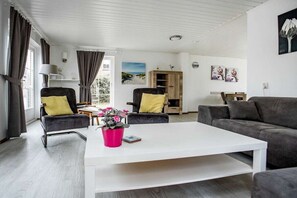 Smart TV, fireplace - Mosselank 121 Comfortable holiday residence (Ouddorp)
