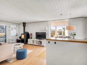 Télévision, cheminée