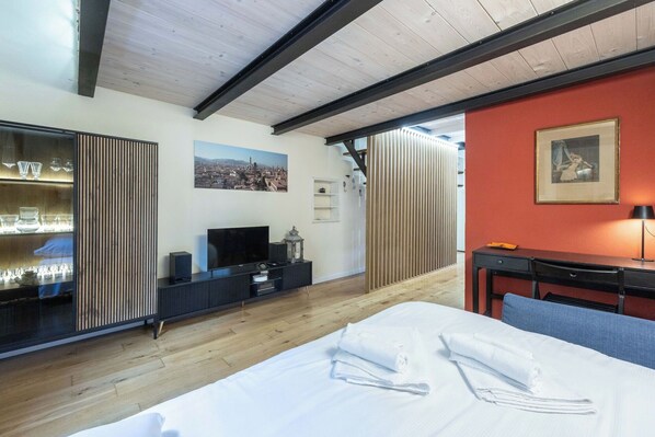 1 bedroom, travel crib, free WiFi