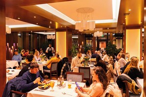 Restaurant - Hotel Bucheland (Gura Humorului)