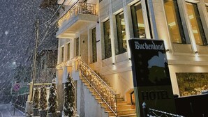 A hotel with a sign reading "Hotel Buchenthal." - Hotel Bucheland (Gura Humorului)