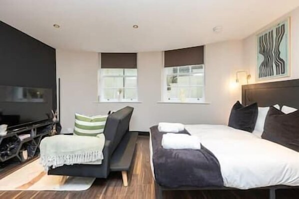 Interior - Studio by the Sea (close proximity to beach front & centre of town) (Brighton and Hove)