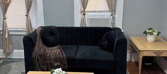  3bedroom apartment in Teaneck with AC, WiFi, 12 miles from Times Square NYC.