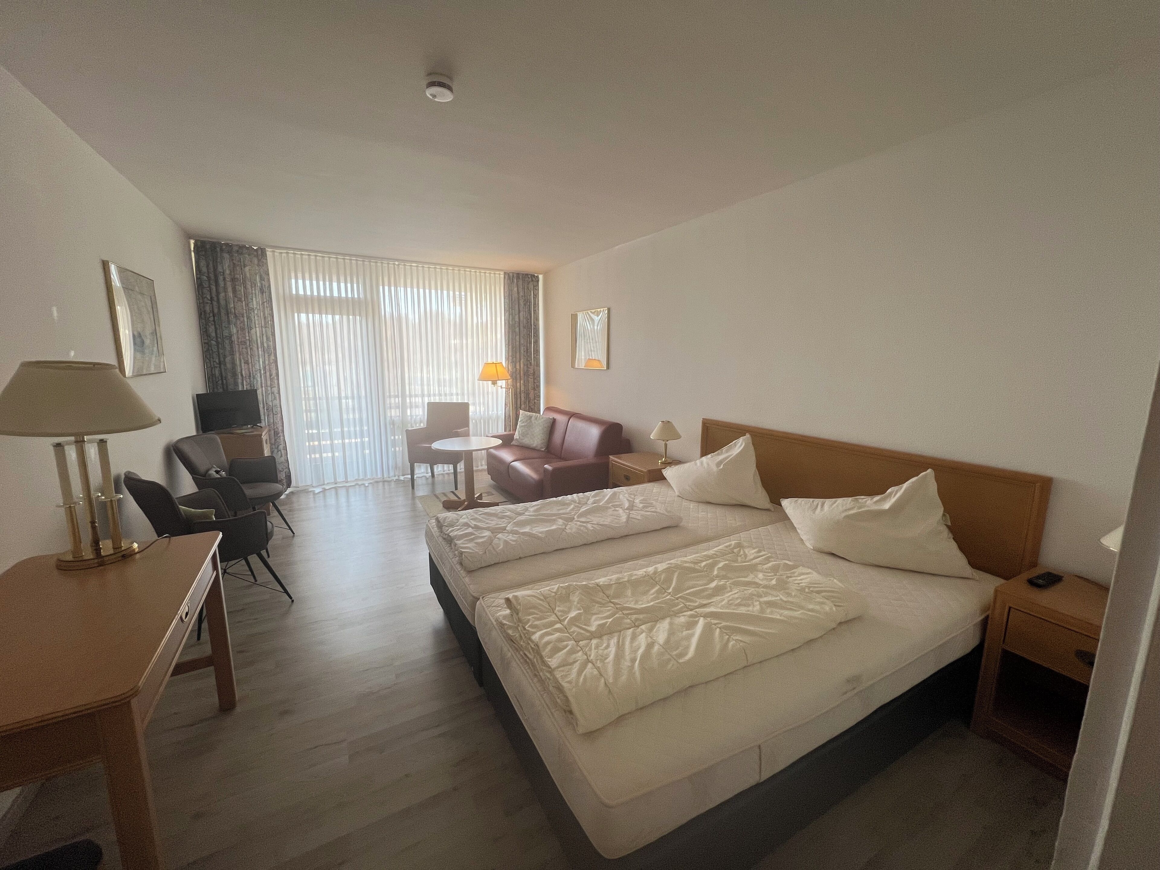 1 chambre, bureau, accès Internet, draps fournis