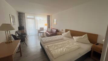 1 chambre, bureau, accĂšs Internet, draps fournis