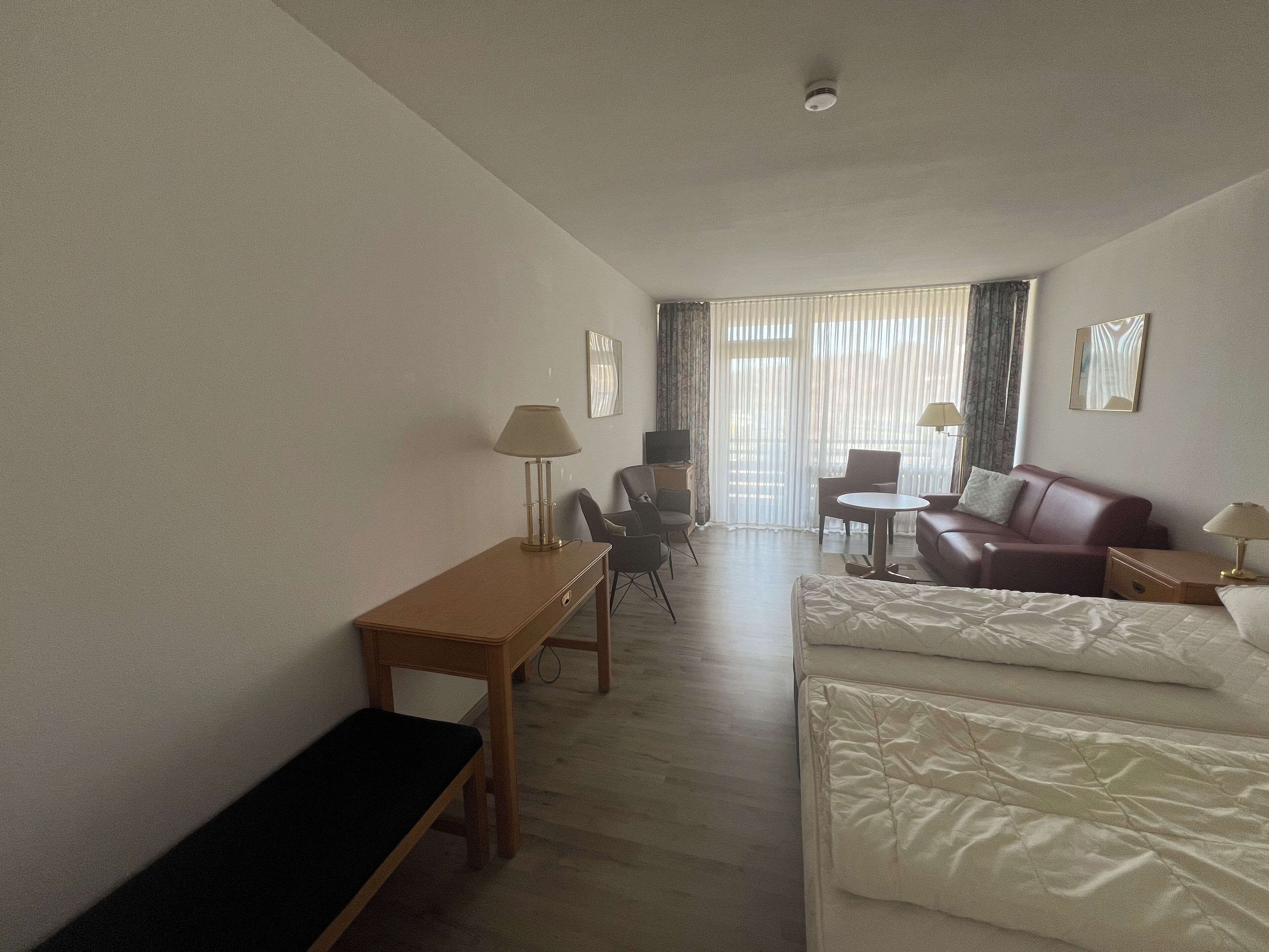 1 chambre, bureau, accès Internet, draps fournis