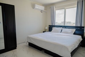 4 bedrooms, iron/ironing board, Internet, bed sheets - Spacious 4-bedroom apartment 2 km from Eagle beach - Dream Suites Aruba (Noord)