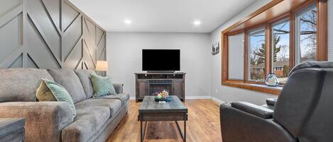 Smart TV, fireplace, table football, ping pong