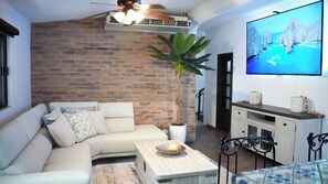 Living area - Spacious 3-bedroom house with AC, WiFi in Phenomenal Cabo San Lucas (Cabo San Lucas)