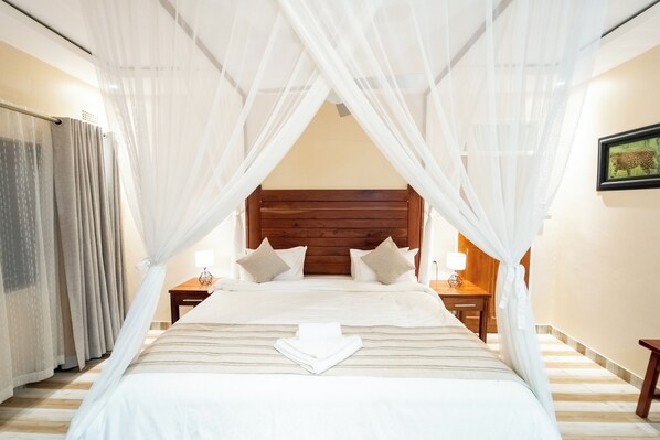 8 bedrooms, iron/ironing board, WiFi, bed sheets