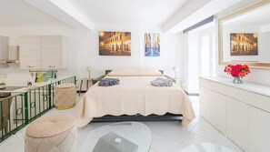 2 habitaciones, tabla de planchar con plancha, wifi y ropa de cama 