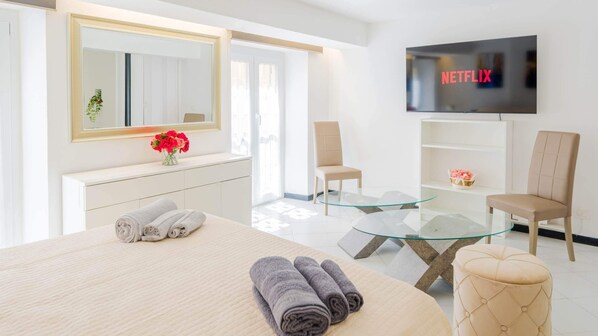 2 bedrooms, iron/ironing board, WiFi, bed sheets - CASA BEDA In the Borgo (Chiavari)