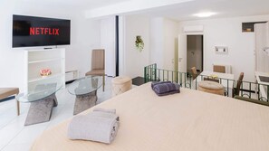 2 chambres, fer et planche à repasser, Wi-Fi, draps fournis