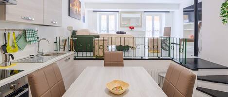 Kühlschrank, Ofen, Herdplatte, Geschirrspüler