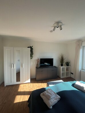 2 bedrooms, WiFi, bed sheets