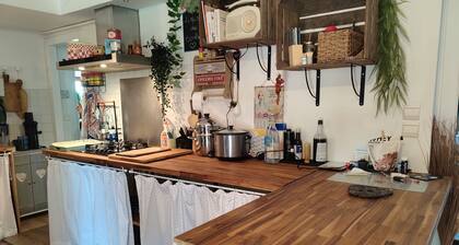 Bed and breakfast between sea and mountains on the Spanish border