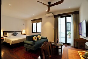 In-room safe, desk, laptop workspace, soundproofing - 51A Quang Khanh (Hanoi)