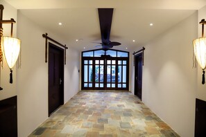 Interior entrance - 51A Quang Khanh (Hanoi)