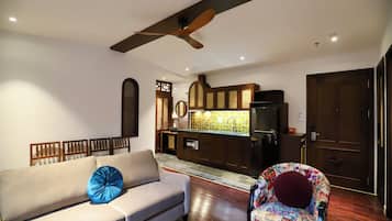 Familiesuite - ikke-ryger - køkken | Privat køkken | Minikøleskab, mikrobølgeovn, kogeplade, elkedel