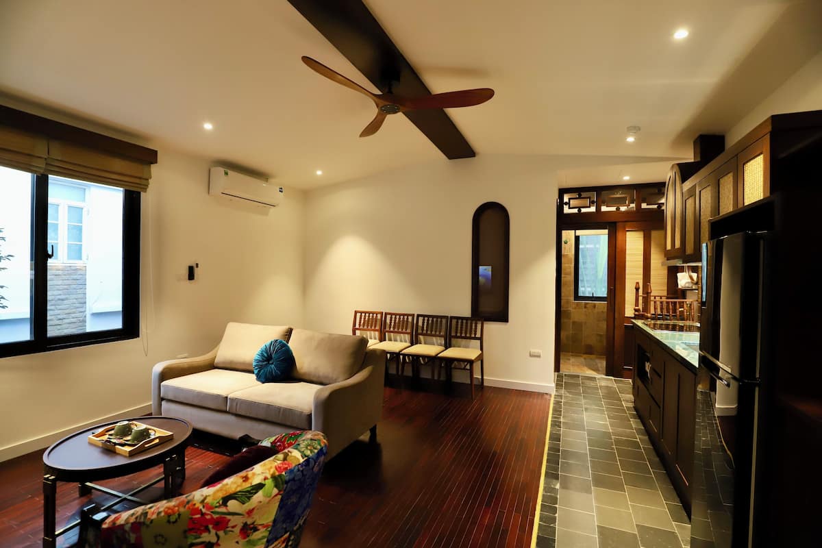 Familiesuite, ikke-røyk, kjøkken | Safe på rommet, skrivebord, skrivebord for bærbar PC og lydisolert