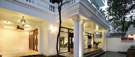 Club-Doppelzimmer | Zimmersafe, Schreibtisch, laptopgeeigneter Arbeitsplatz