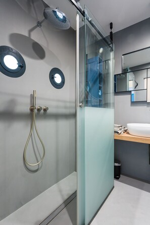 Shower, bidet