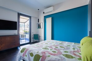 1 bedroom - Santa Chiara in the city centre (Napoli)