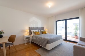 2 chambres, fer et planche à repasser, Wi-Fi gratuit, draps fournis