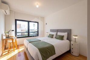 2 bedrooms, iron/ironing board, free WiFi, bed sheets - Villa Terracota by ACasaDasCasas (Ericeira)