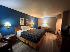 Desk, laptop workspace, blackout curtains, iron/ironing board - Garden inn and suites san antonio l 35 (San Antonio)