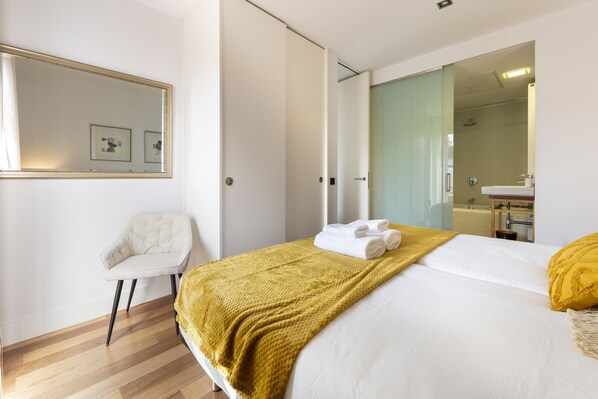 3 chambres, fer et planche à repasser, Wi-Fi gratuit