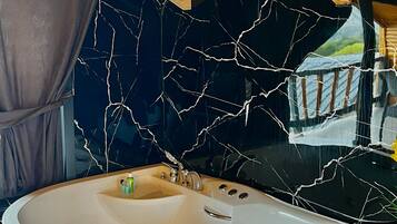 Deluxe Bungalow, Balcony | 1 bilik tidur, Wi-fi percuma