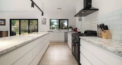 Rosemary Lane - Pet Friendly - Walk to CBD