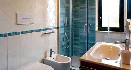 Delightful two-bedroom apartment, near the beach (450m)
