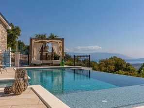 Pool - Wonderful private villa for 10 people with A/C, private pool, WIFI, TV and terrace (Novi Vinodolski)