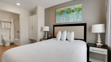 2 chambres, bureau, fer et planche à repasser, lit parapluie