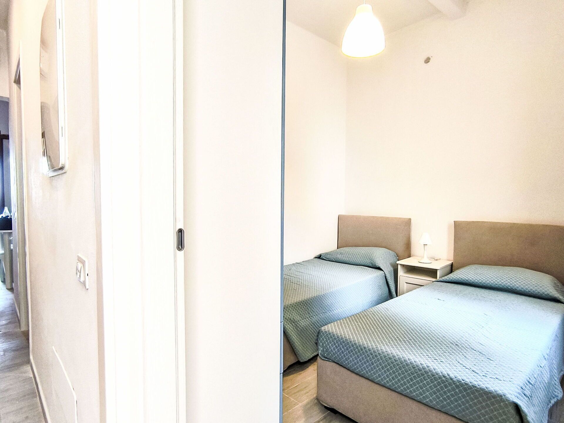 2 camere, culla da viaggio, Wi-Fi gratuito