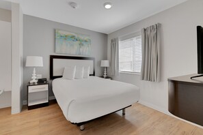 2 bedrooms, desk, iron/ironing board, travel crib