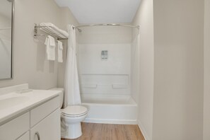 Hårføner og håndklær